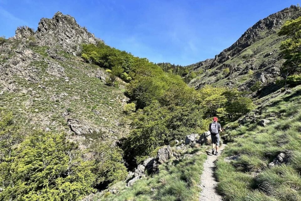 Randonnée des 4000 Marches : Un Défi Naturel Inoubliable - Rando Lover